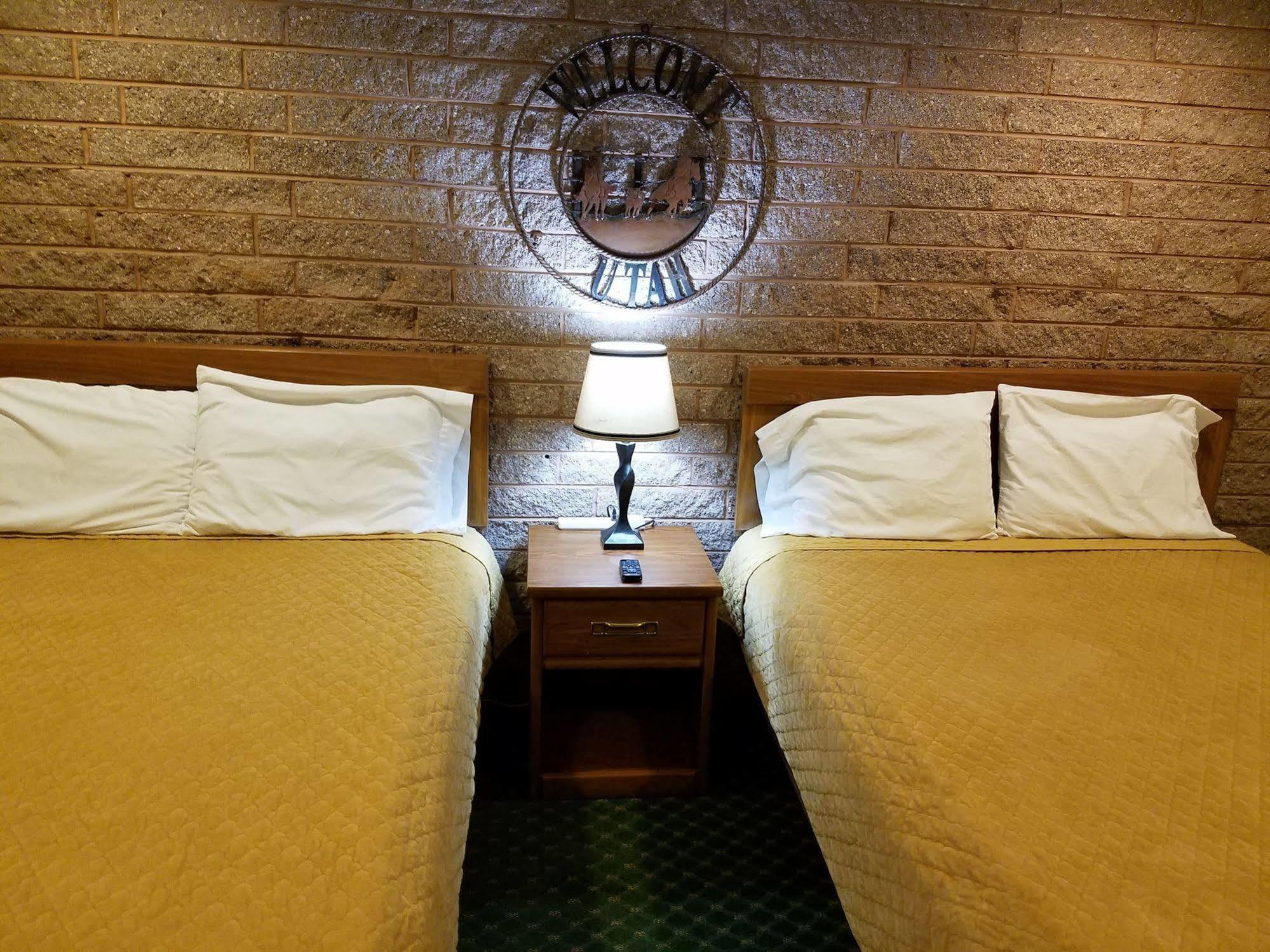 Canyon Lodge Motel Panguitch Buitenkant foto